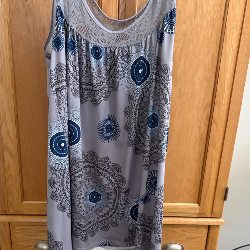 Source Unknown Gray Nightgown with Navy and Black Medallion Print